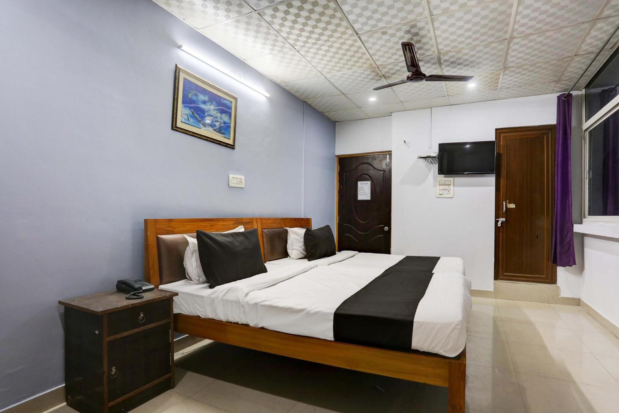 Collection O Hotel Moon Light Lucknow Exterior photo