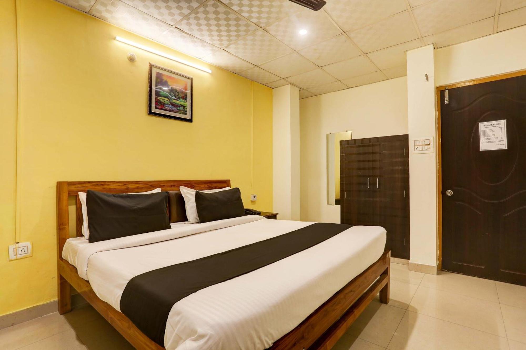Collection O Hotel Moon Light Lucknow Exterior photo